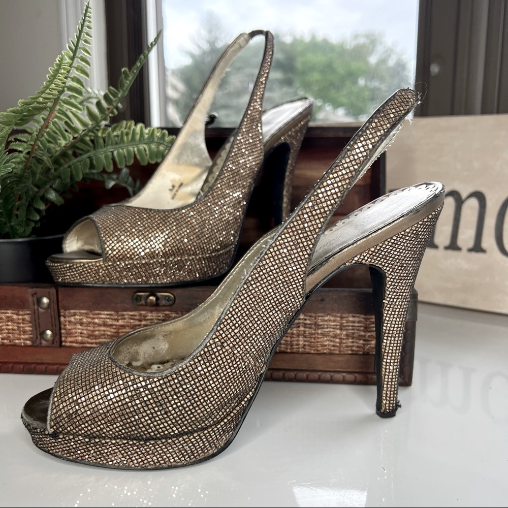 Lulu townsend gold sparkle open toe sling back. Size 9M